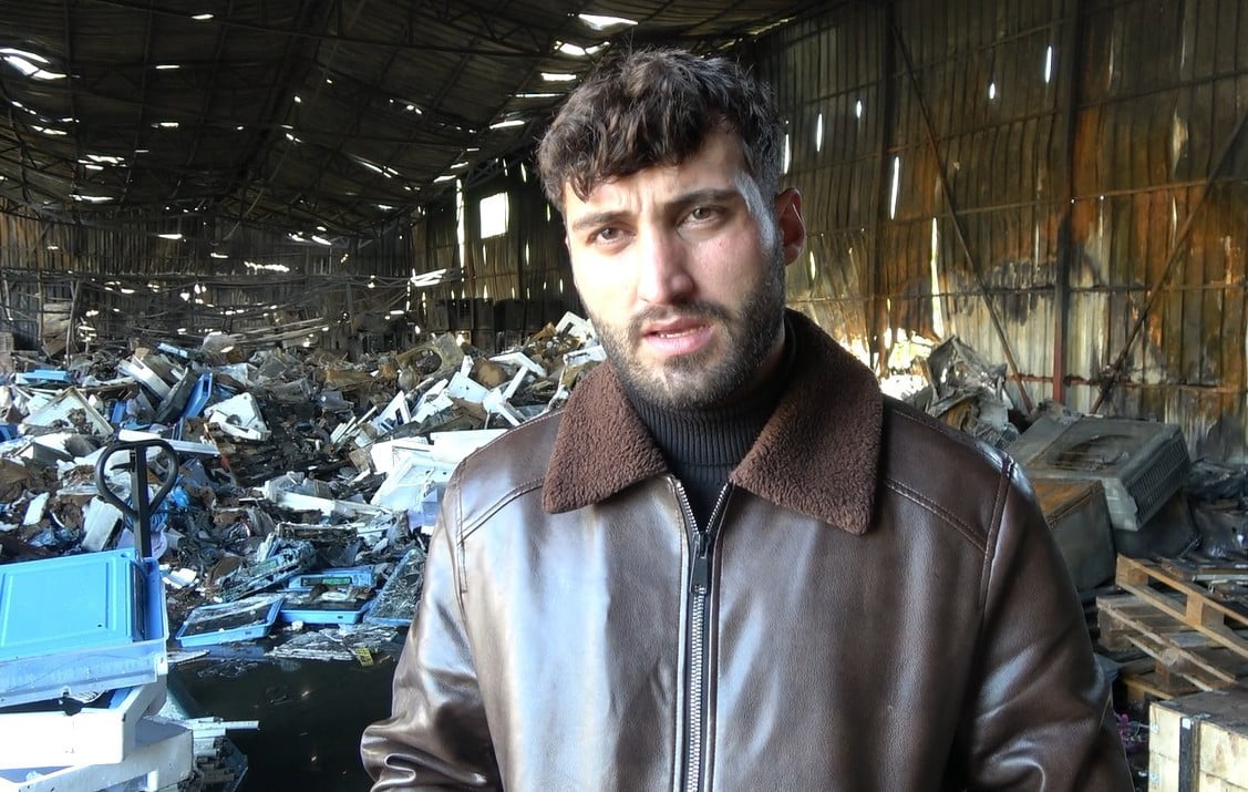 ANTALYA’NIN ALANYA İLÇESİNDE KULUÇKA MALZEMELERİ VE KLİMALARIN BULUNDUĞU DEPODA ÇIKAN YANGIN...