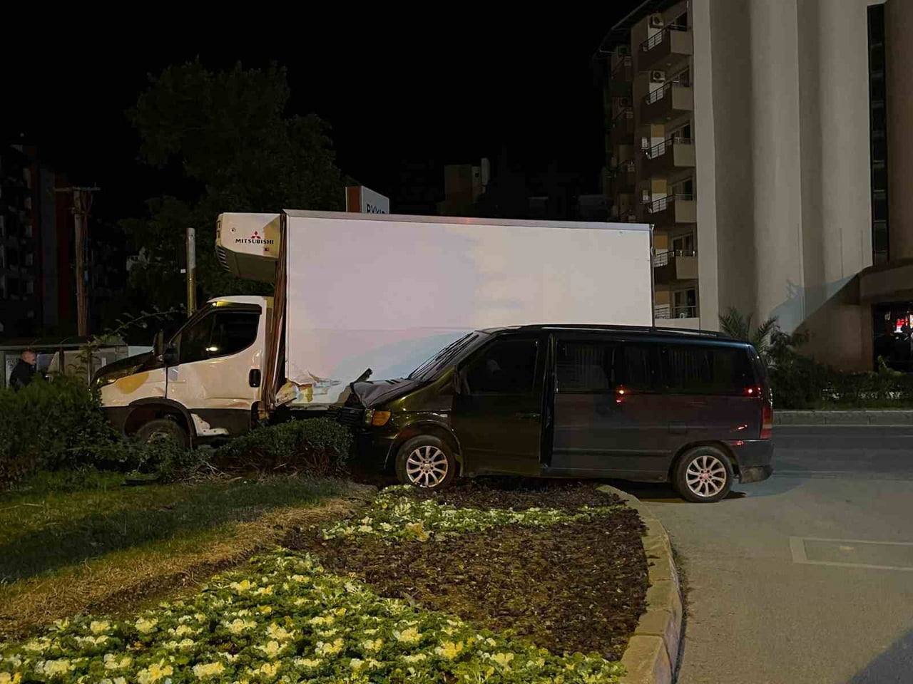 ANTALYA’NIN ALANYA İLÇESİNE BAĞLI AVSALLAR MAHALLESİ MERKEZ KAVŞAKLARINDA MEYDANA GELEN TRAFİK...