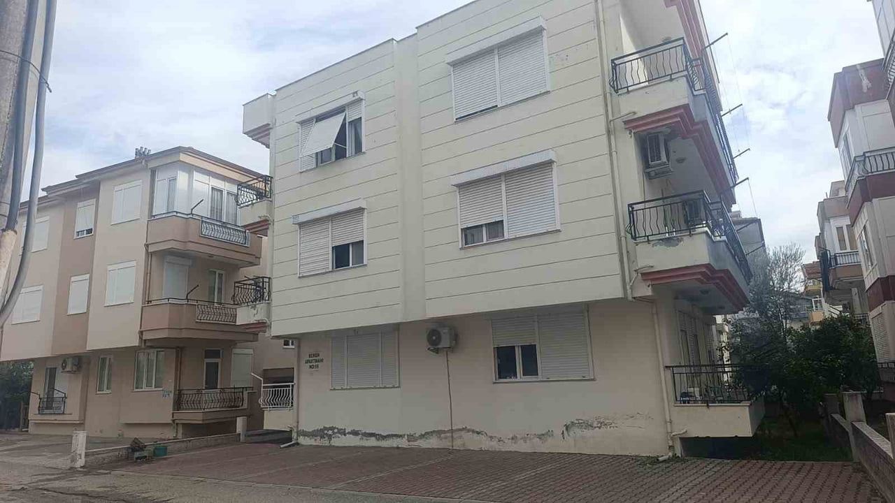 ANTALYA’NIN MANAVGAT İLÇESİNDE BİR APARTMANDA YANGIN İHBARI İTFAİYE, POLİS VE 112 SAĞLIK...