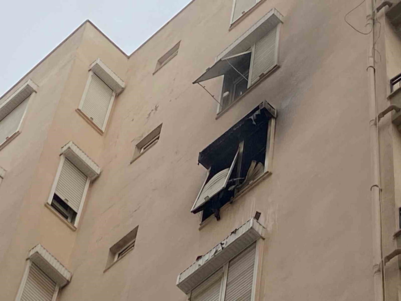 ANTALYA’NIN SERİK İLÇESİNDE BİR APARTMANIN 6. KATINDA ÇIKAN YANGIN, İTFAİYE EKİPLERİNİN ZAMANINDA...