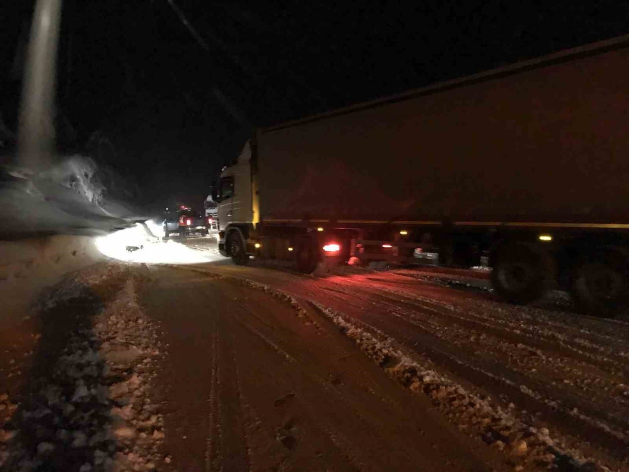 ANTALYA’YI KONYA’YA BAĞLAYAN AKSEKİ–SEYDİŞEHİR KARAYOLUNDA DÜN BAŞLAYAN YAĞIŞ, ÖĞLE SAATLERİNDE...