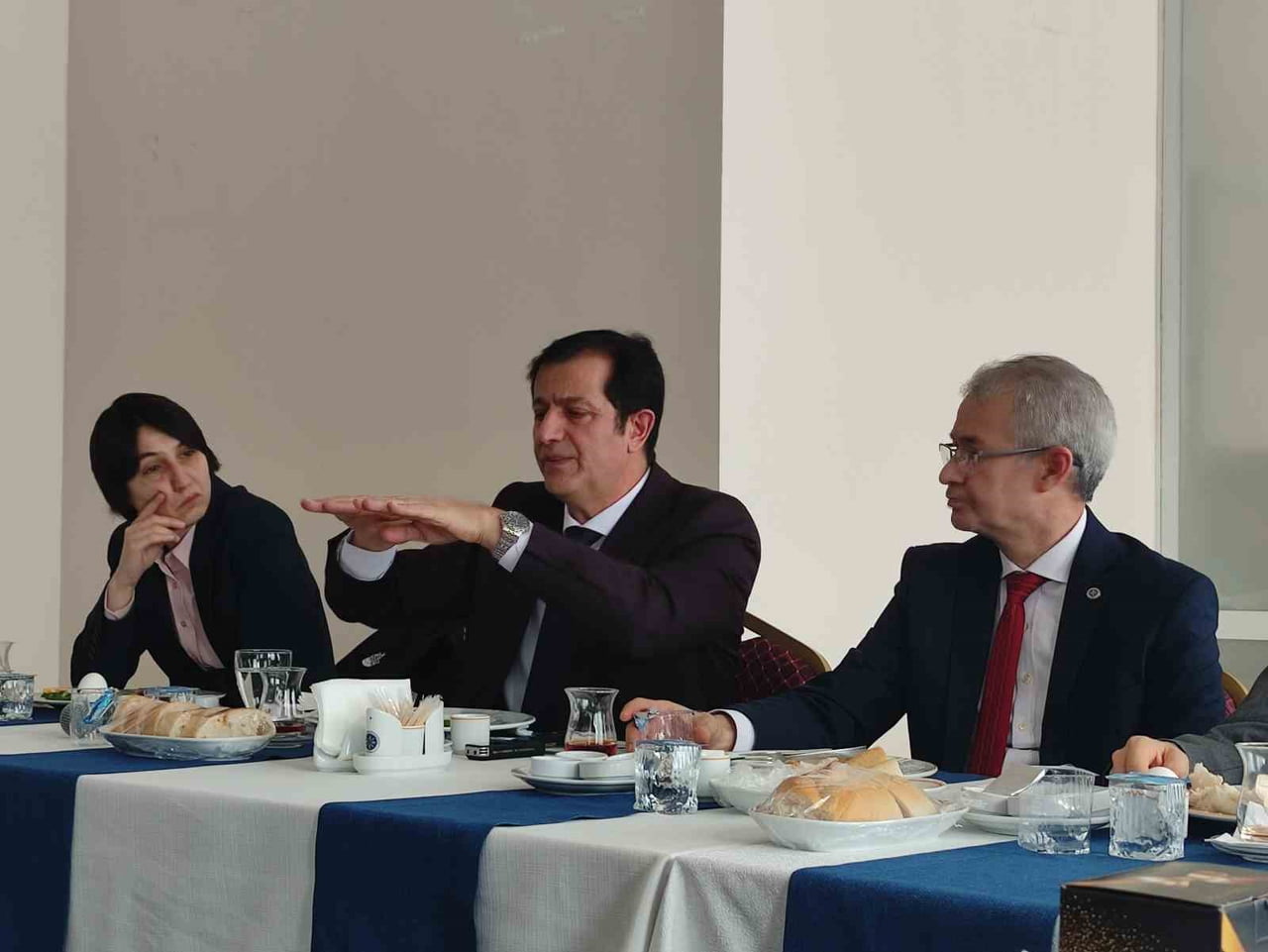 ARDAHAN ÜNİVERSİTESİ REKTÖRÜ PROF. DR. ÖZTÜRK EMİROĞLU, CUMHURBAŞKANLIĞI'NCA ONAYLANAN VE ARDAHAN...