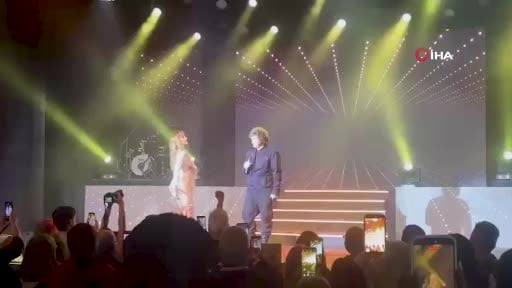 Arjantin Devlet Başkanı Javier Milei, eski kız arkadaşı Fatima Florez'in konserinde sahneye...