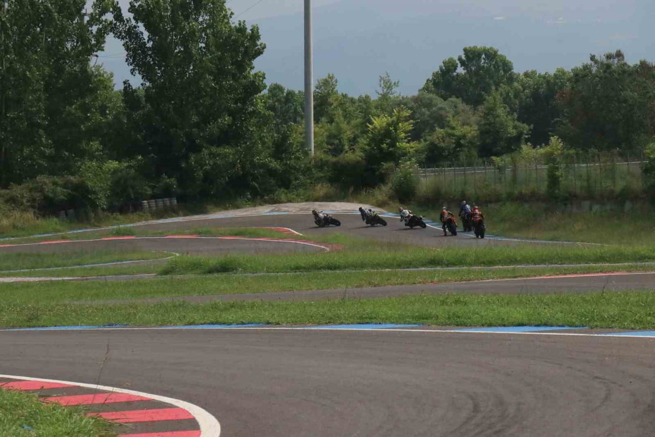 (ARŞİV FOTO) - AYDINLI MOTOSİKLET TUTUKUNU GENÇLERİN SOSYAL MEDYA ÜZERİNDEN YAPTIĞI 'PİST'...
