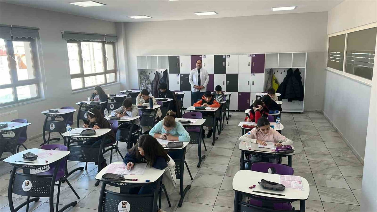 ATATÜRK ÜNİVERSİTESİ ÖZEL VAKIF OKULLARI TARAFINDAN DÜZENLENEN BURSLULUK SINAVI, İKİ GÜN BOYUNCA...