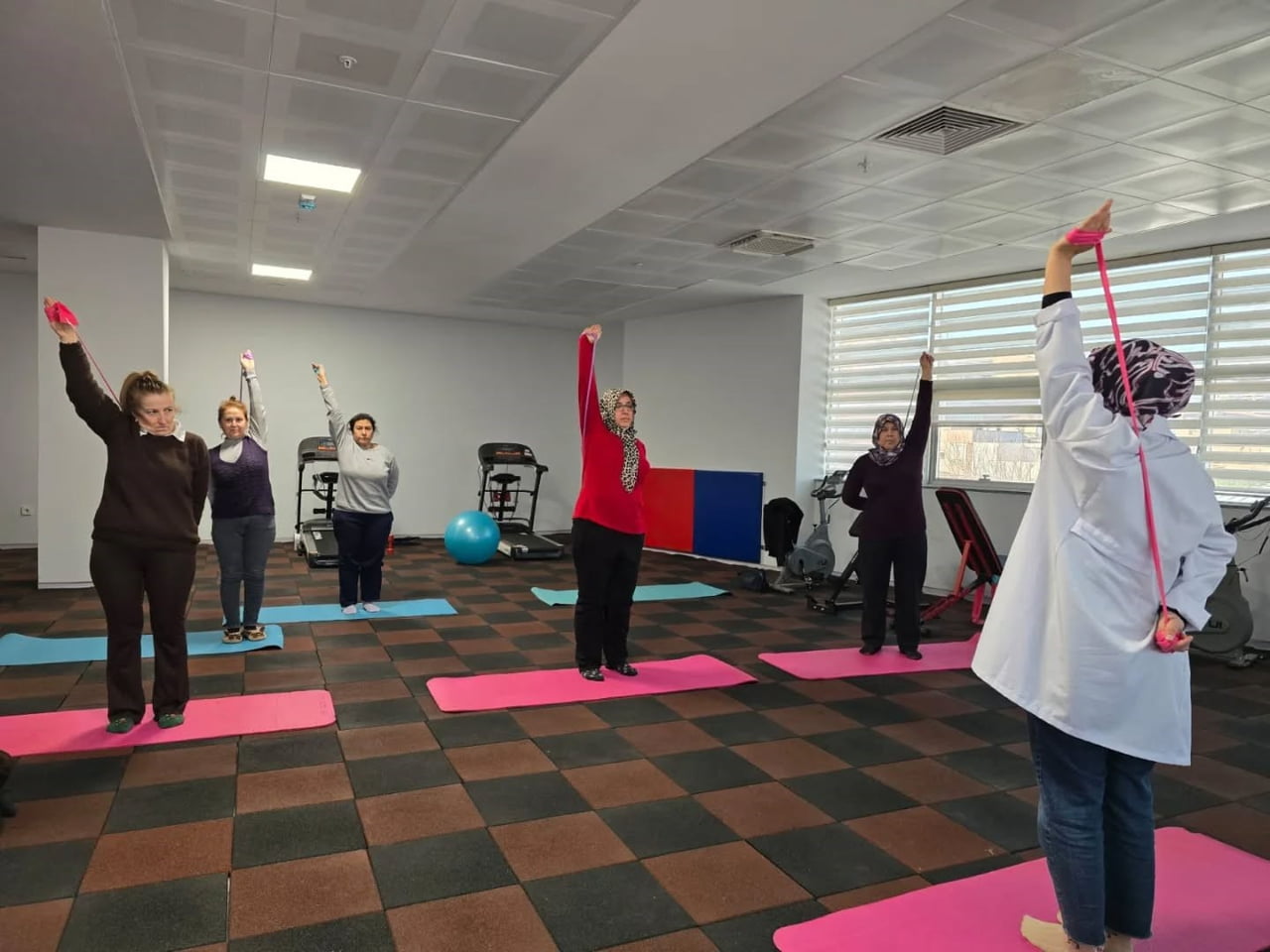 AYDIN'IN NAZİLLİ İLÇESİNDE DÜZENLENEN GRUP ÇALIŞMALARIYLA SAĞLIKLI YAŞAM BİLİNCİ GÜÇLENDİRİLİRKEN...