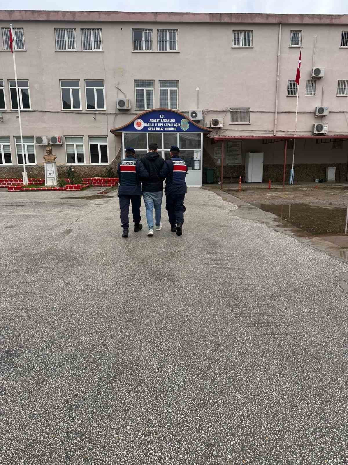 AYDIN'IN NAZİLLİ İLÇESİNDE HAKKINDA 14 YIL 6 AY KESİNLEŞMİŞ HAPİS CEZASI BULUNAN BİR HÜKÜMLÜ...