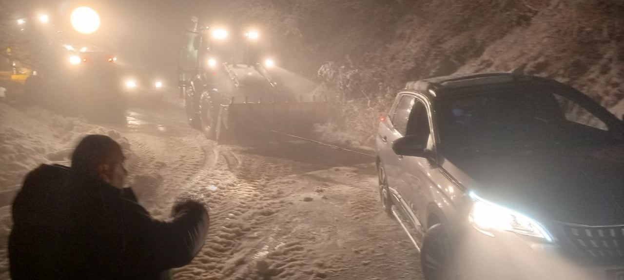 AYDIN'IN YÜKSEK KESİMLERİNDE ETKİLİ OLAN KAR YAĞIŞININ ARDINDAN AYDIN BÜYÜKŞEHİR BELEDİYESİ...