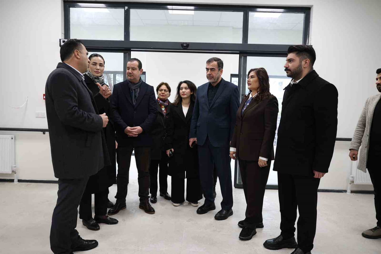 AYDIN BÜYÜKŞEHİR BELEDİYE BAŞKANI ÖZLEM ÇERÇİOĞLU AK PARTİ HEYETİ İLE BİRLİKTE EFELER İLÇESİNDE...