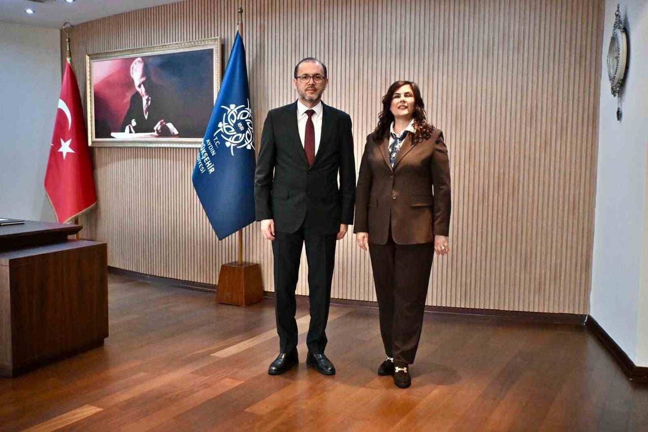AYDIN BÜYÜKŞEHİR BELEDİYE BAŞKANI ÖZLEM ÇERÇİOĞLU’NA, SAĞLIK BAKAN YARDIMCISI PROF. DR. NURULLAH...