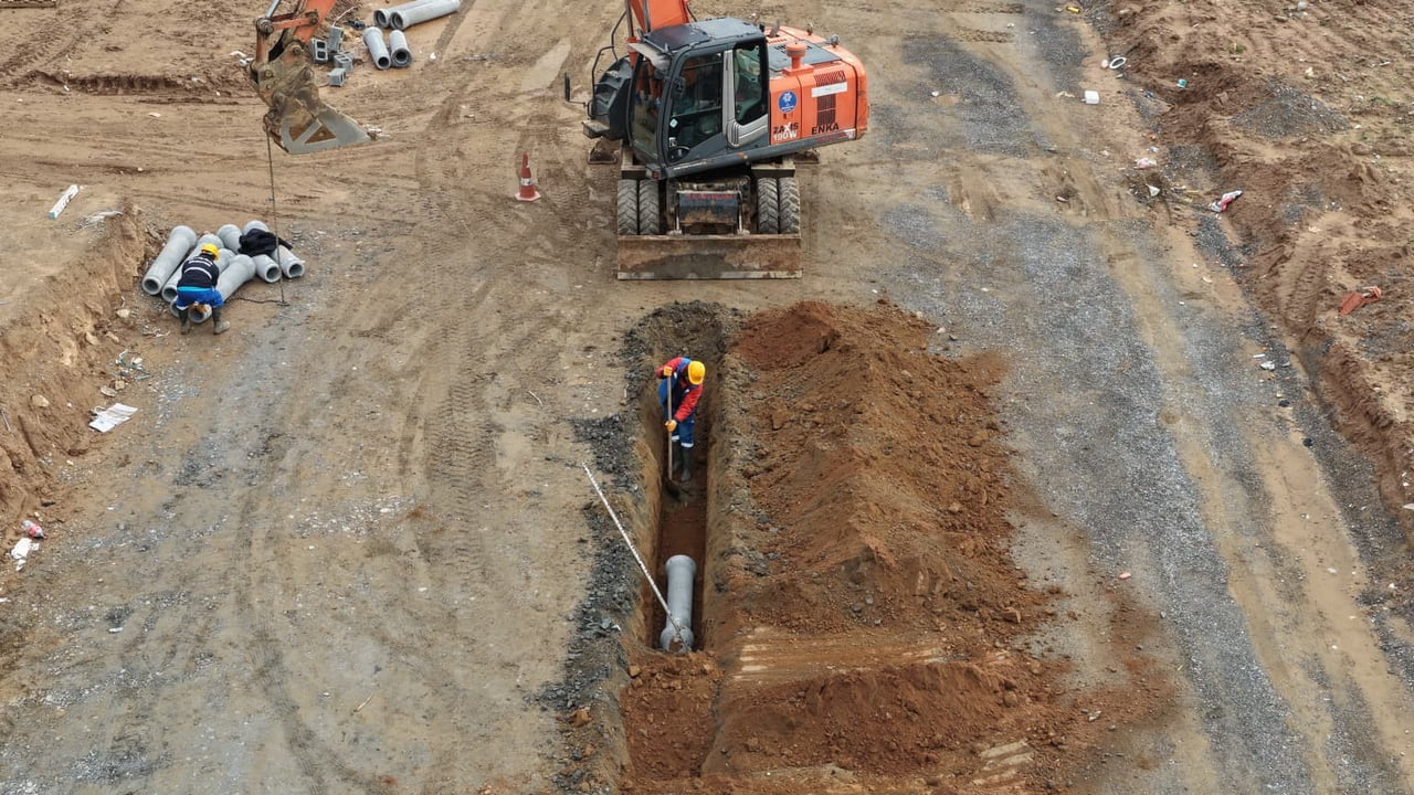 AYDIN BÜYÜKŞEHİR BELEDİYESİ TARAFINDAN EFELER İLÇESİNDE BAŞLATILAN KANALİZASYON HAT YAPIM...