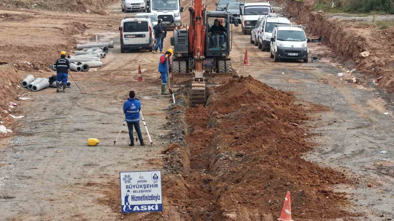 AYDIN BÜYÜKŞEHİR BELEDİYESİ TARAFINDAN EFELER İLÇESİNDE BAŞLATILAN KANALİZASYON HAT YAPIM...