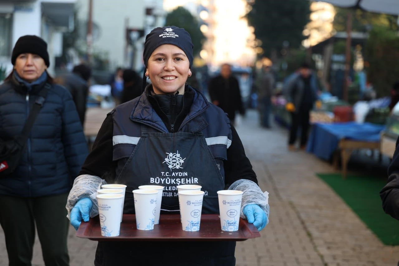 AYDIN BÜYÜKŞEHİR BELEDİYESİ TARAFINDAN İL GENELİNDEKİ PAZARLARDA DAĞITILAN ÇORBA VE TAVUKLU PİLAV...