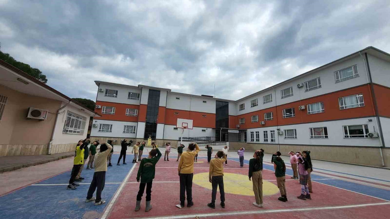 AYDIN’DA ÖĞRENCİLERİ SPORA ERKEN YAŞTA YÖNLENDİRMEK AMACIYLA YÜRÜTÜLEN SPORA İLK ADIM PROJESİ...