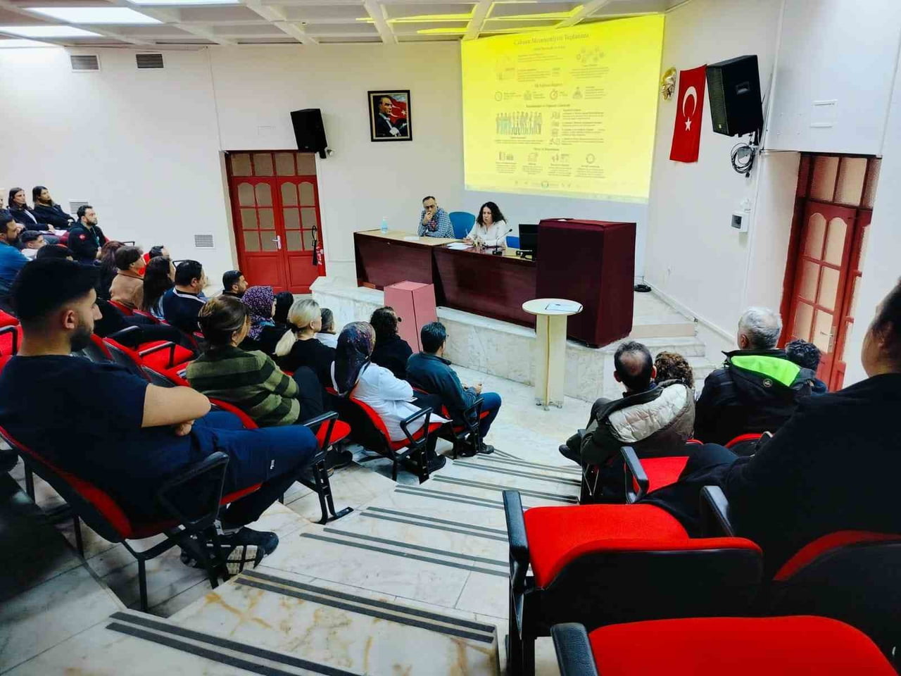 AYDIN DEVLET HASTANESİ'NDE DÜZENLENEN TOPLANTIDA ÇALIŞAN MEMNUNİYETİ, HİZMET KALİTESİ VE HASTA...