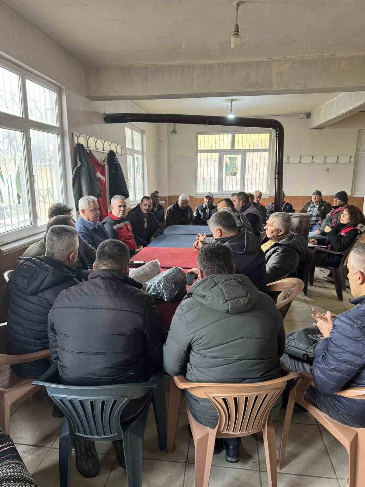 AYDIN’IN EFELER İLÇESİNDEKİ ÜRETİCİLERE TARIM SİGORTALARI HAVUZU’NUN (TARSİM) ÖNEMİ ANLATILIRKEN...