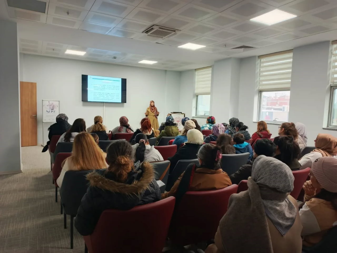 AYDIN’IN NAZİLLİ İLÇESİNDE CUMHURİYET SAĞLIKLI HAYAT MERKEZİ’NDE KADINLARA YÖNELİK BİLGİLENDİRİCİ...