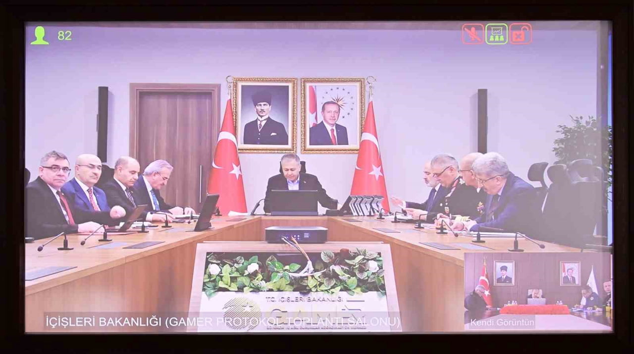 AYDIN VALİSİ YAKUP CANBOLAT, VİDEO KONFERANS YOLUYLA İÇİŞLERİ BAKANI ALİ YERLİKAYA İLE...