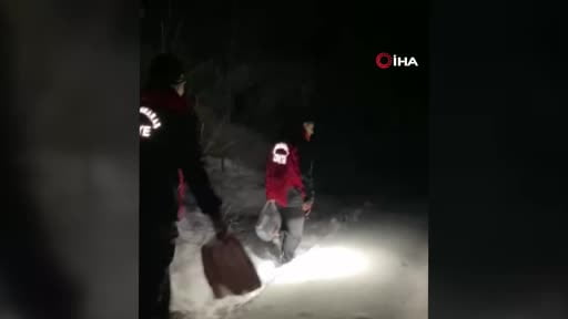 Bağ evinde mahsur kalan aileye itfaiyeden erzak desteği