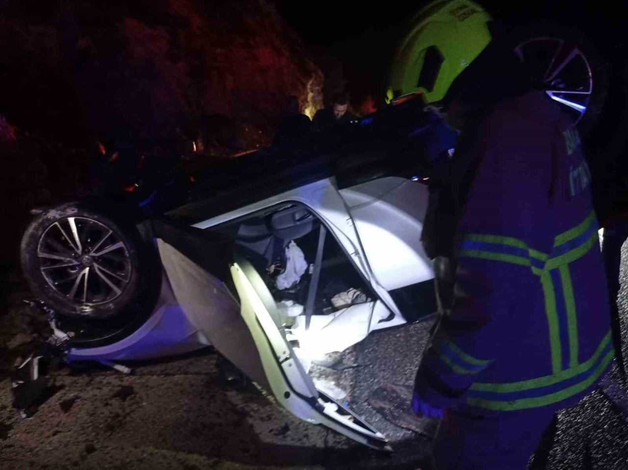 BALIKESİR'İN HAVRAN İLÇESİNDE MEYDANA GELEN TRAFİK KAZASINDA 2 KİŞİ YARALANDI.