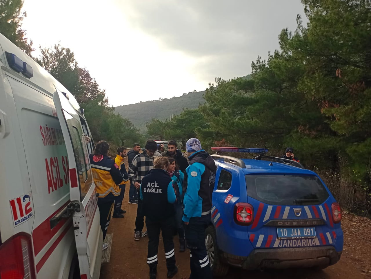 BALIKESİR’İN EDREMİT İLÇESİNDE KAZDAĞLARI’NA GEZMEK İÇİN ÇIKAN VE KENDİLERİNDEN HABER ALINAMAYAN 3...