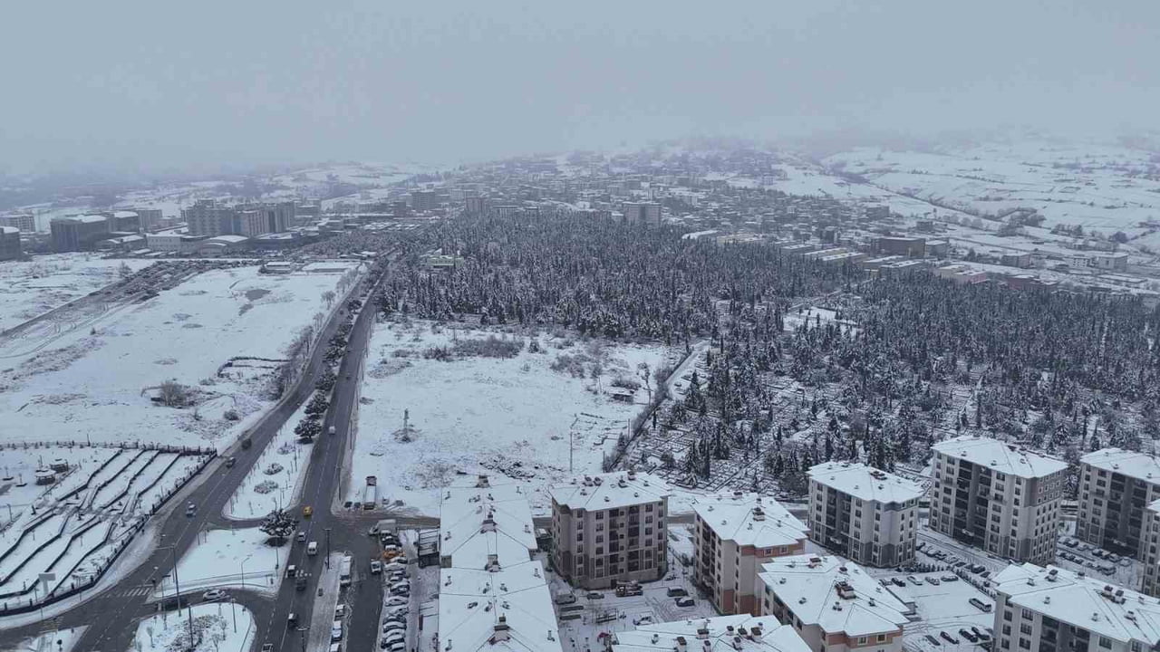BALKANLARDAN GELEN SOĞUK HAVA DALGASININ ETKİSİ ALTINDA OLAN SAMSUN’DA, SICAKLIKLARIN 12 DERECE...