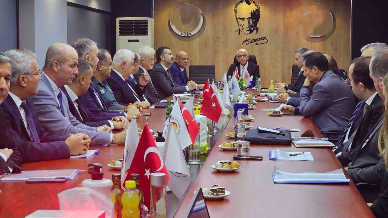 BANDIRMA, DIŞ TİCARETTE BÖLGENİN LOKOMOTİFİ OLDU