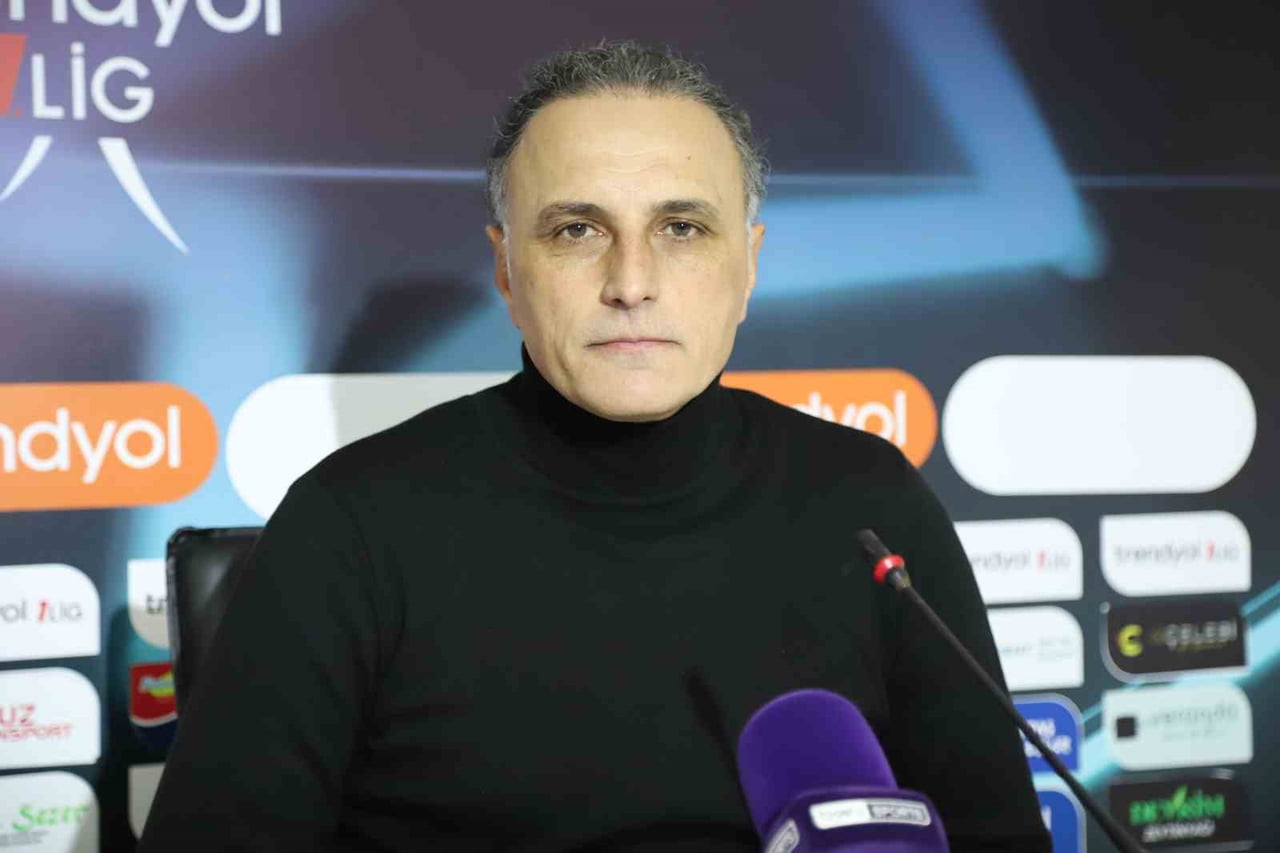 BANDIRMASPOR TEKNİK DİREKTÖRÜ MUSTAFA GÜRSEL