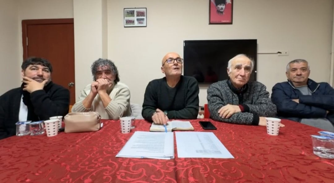 BARTINSPOR TESİSLERİ'NDE KULÜP BAŞKANI MEHMET MADEN VE YÖNETİM KURULU ÜYELERİ, TAKIMIN KÜME...