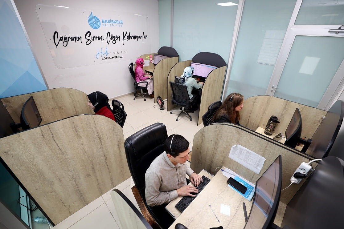 BAŞİSKELE'DE BELEDİYECİLİK HİZMETLERİNE ERİŞİMİ KOLAYLAŞTIRMAK AMACIYLA KURULAN HIZLI İŞLER ÇÖZÜM...