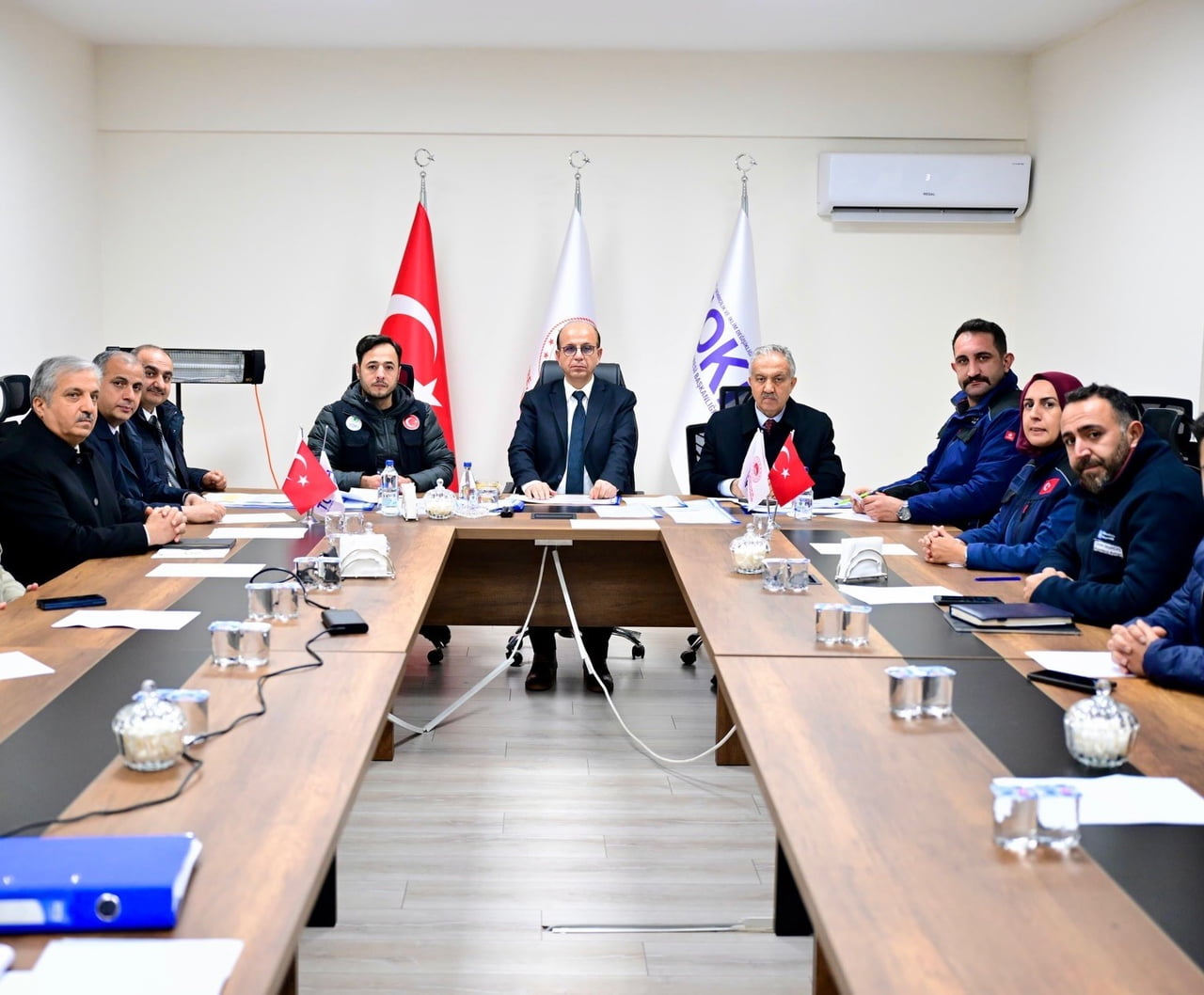 BAŞKAN GEÇİT, "GECE GÜNDÜZ DEMEDEN İSTİŞARE İÇERİSİNDE ÇALIŞIYORUZ"