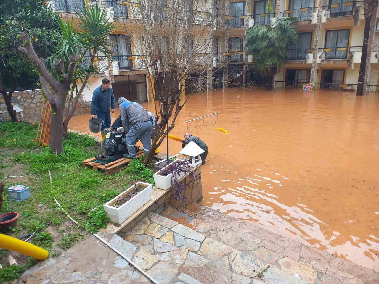 BAŞKAN TOPALOĞLU ÇALIŞMALARI YERİNDE İNCELEDİ