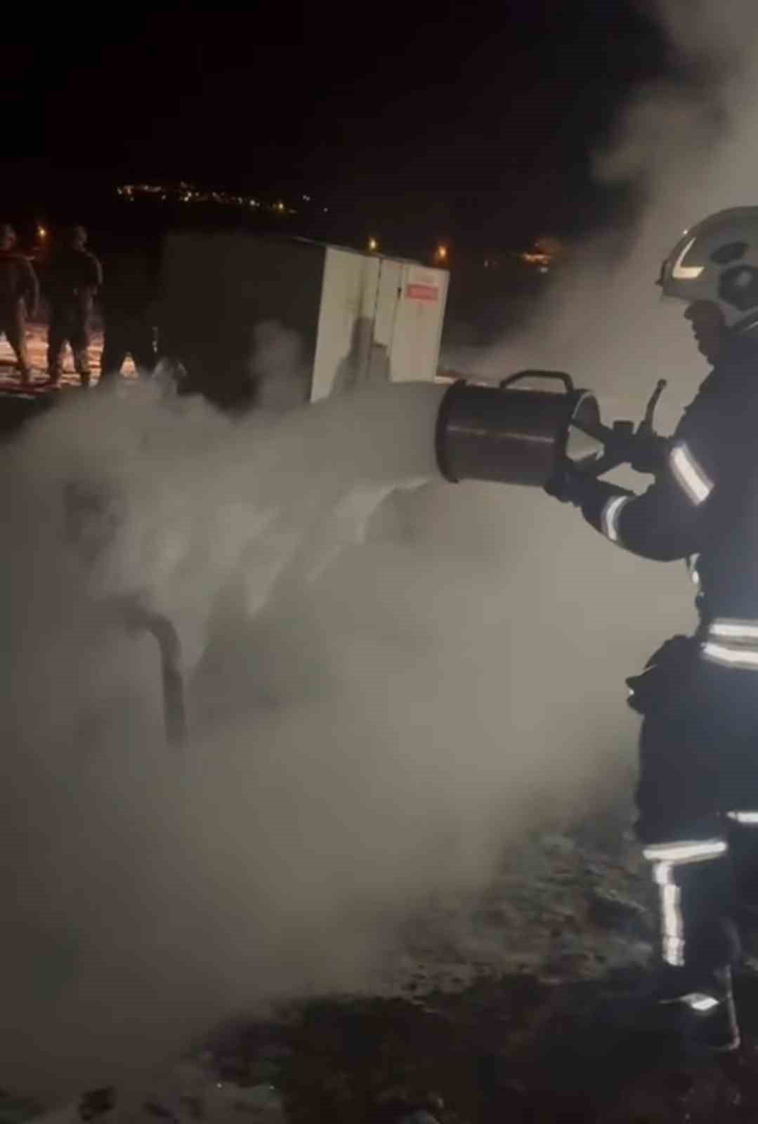 BATMAN'DA PETROL KUYUSUNDA ÇIKAN YANGIN SÖNDÜRÜLDÜ