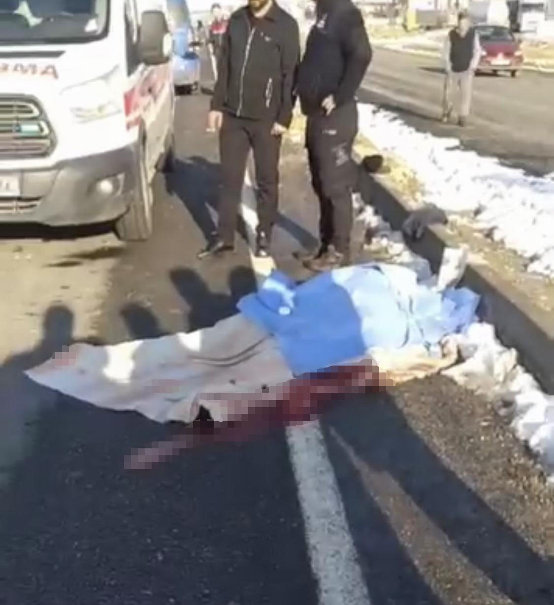 BATMAN'DA YOLUN KARŞISINA GEÇMEYE ÇALIŞAN YAYA, OTOMOBİLİN ÇAPMASI SONUCU HAYATINI KAYBETTİ.