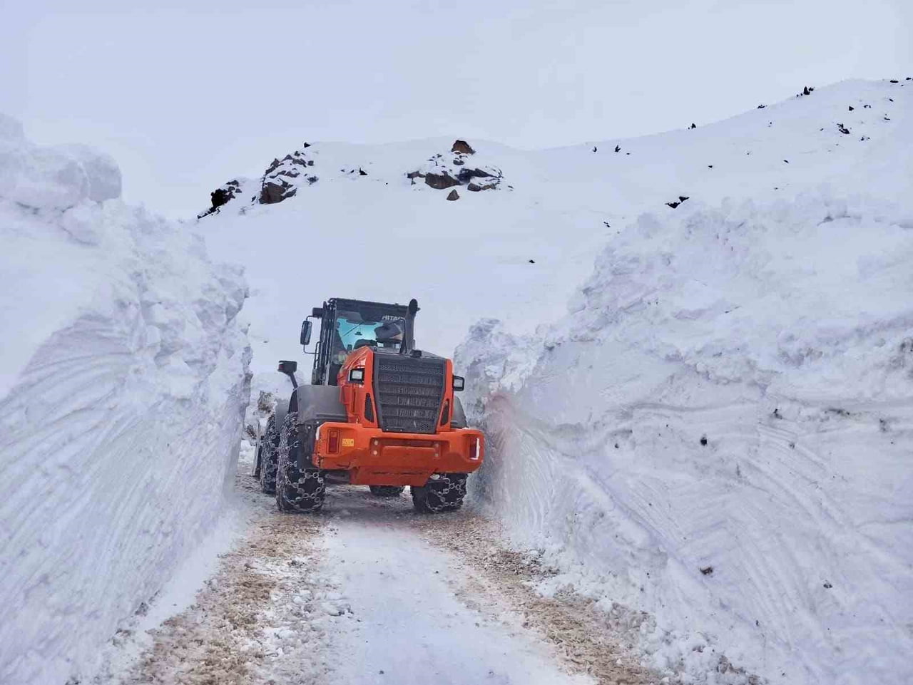 BATMAN’DA KARLA MÜCADELE ÇALIŞMALARI ARALIKSIZ SÜRÜYOR