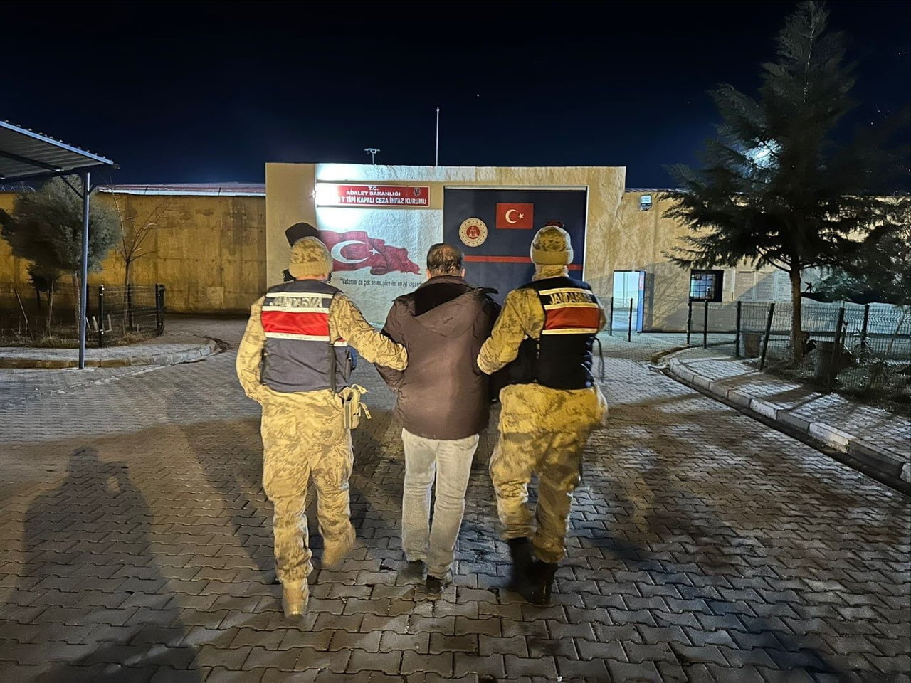 BATMAN İL JANDARMA KOMUTANLIĞI, HUZUR VE GÜVENLİĞİ SAĞLAMAK AMACIYLA YÜRÜTTÜĞÜ TİTİZ ÇALIŞMALAR...