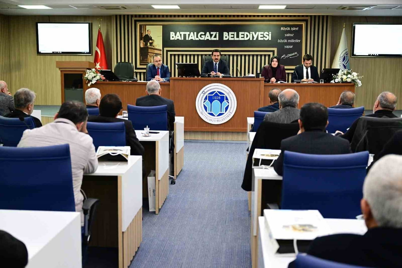 BATTALGAZİ BELEDİYE MECLİSİ, 2026 YILININ İLK TOPLANTISINI BATTALGAZİ BELEDİYE BAŞKANI BAYRAM...