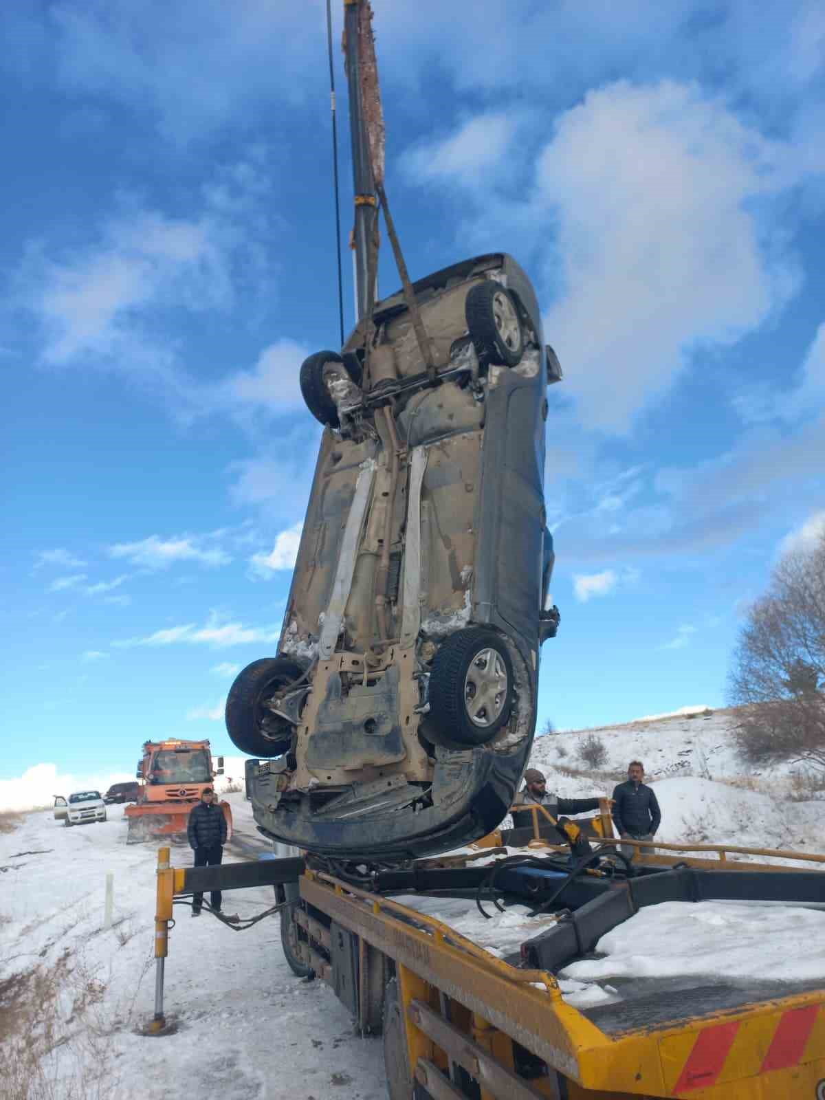 BAYBURT-ERZİNCAN YOLU CAN ALMAYA DEVAM EDİYOR