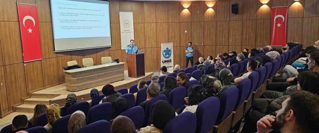 BAYBURT’TA SAĞLIK PERSONELİNE AFET BİLİNCİ EĞİTİMİ VERİLDİ