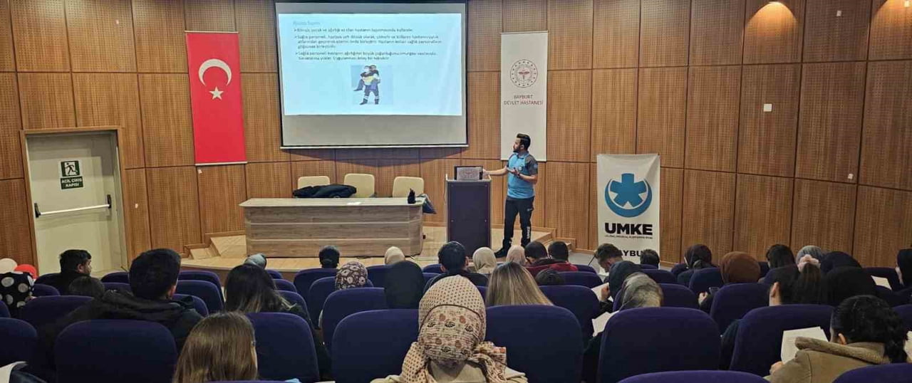 BAYBURT’TA SAĞLIK PERSONELİNE AFET BİLİNCİ EĞİTİMİ VERİLDİ