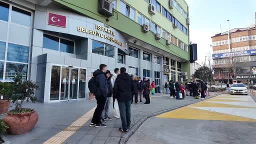 Belediyenin sömestr sürprizi çocukları Davraz’da karla buluşturdu