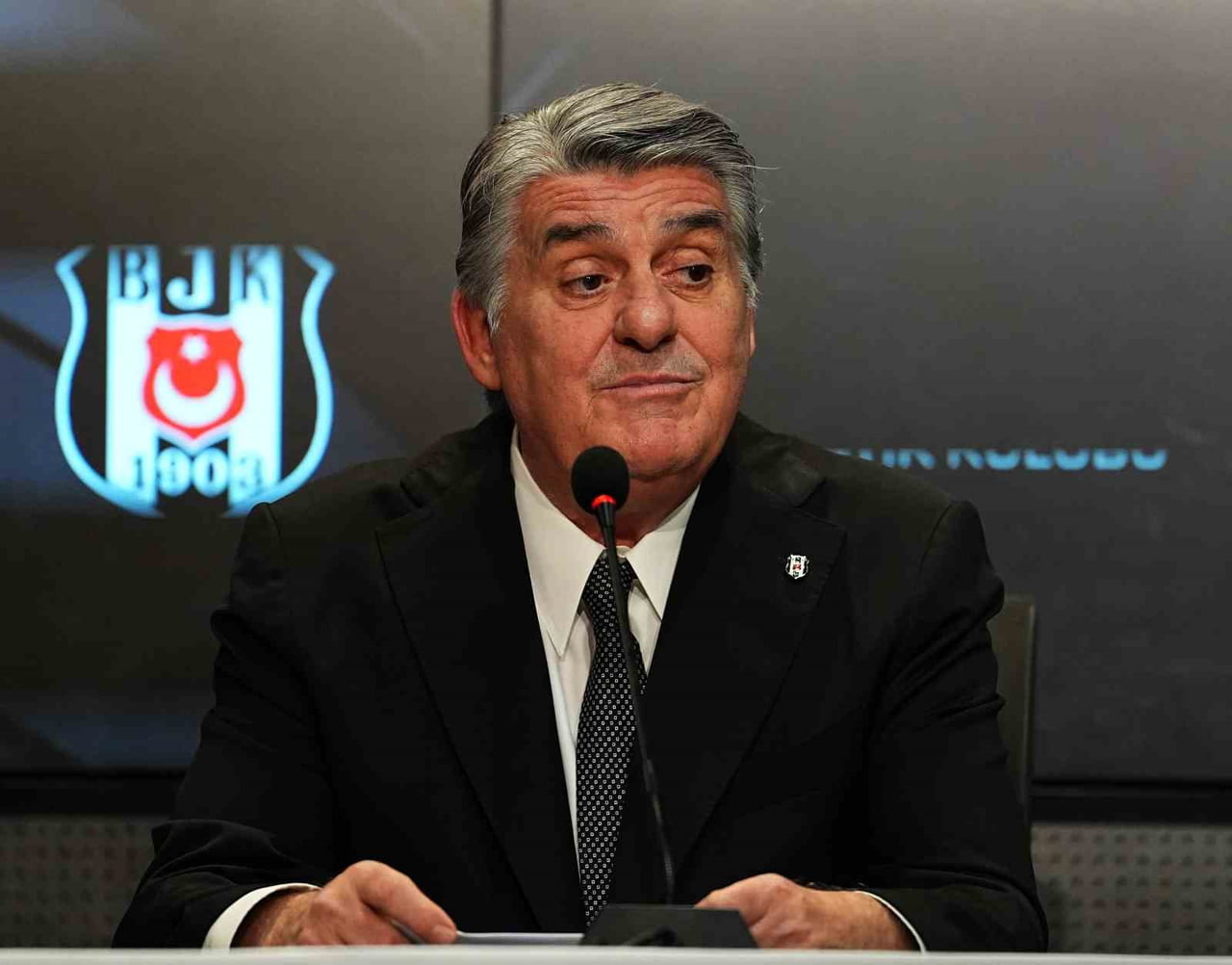 BEŞİKTAŞ KULÜBÜ BAŞKANI SERDAL ADALI, SİYAH-BEYAZLI CAMİANIN GÜNDEMİNE İLİŞKİN TÜPRAŞ STADYUMU'NDA...