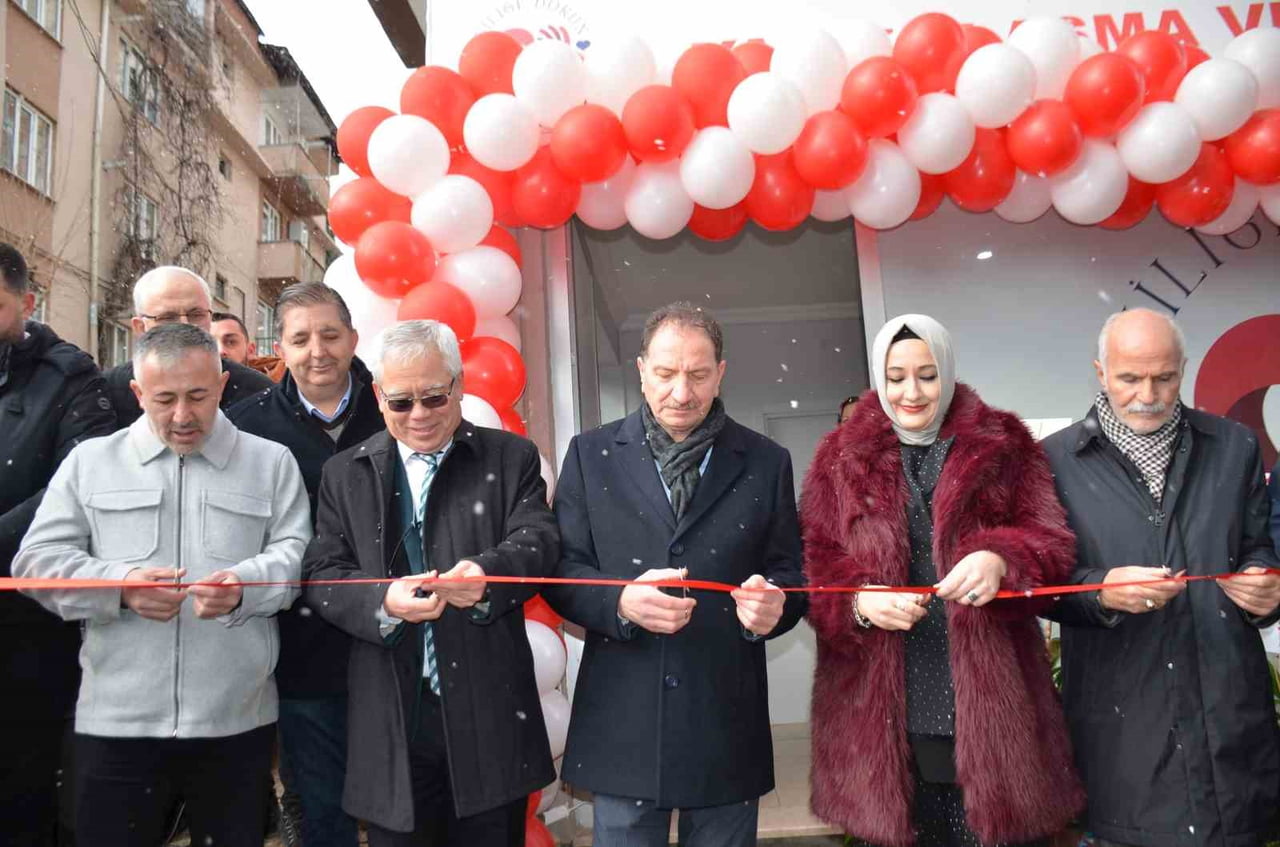 BİLECİK'TE İYİLİĞE DOKUN YARDIMLAŞMA VE DAYANIŞMA DERNEĞİ DUALARLA AÇILDI