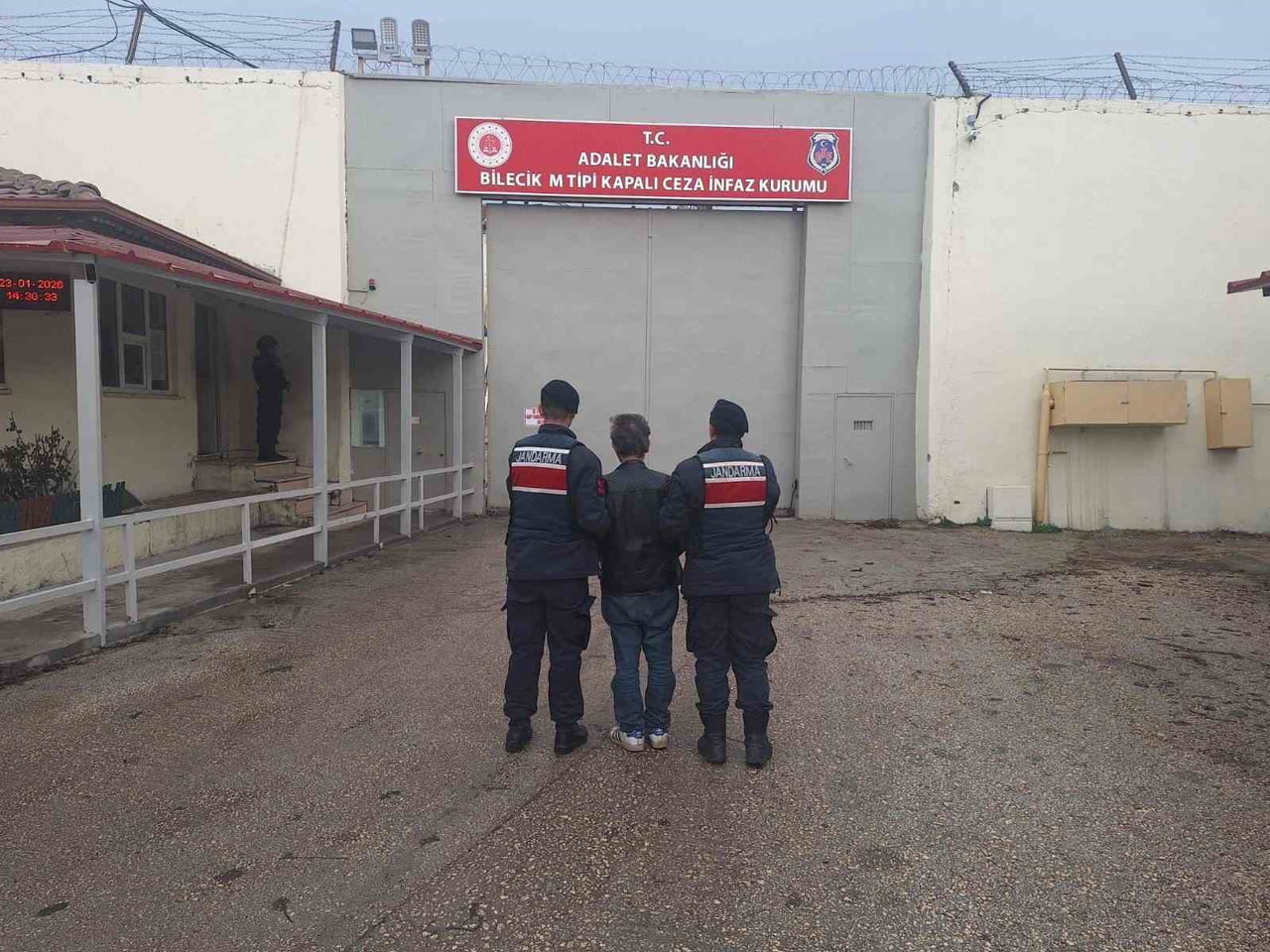 BİLECİK’TE 3 YIL 9 AY HAPİS CEZASI BULUNAN ŞAHIS YAKALANDI