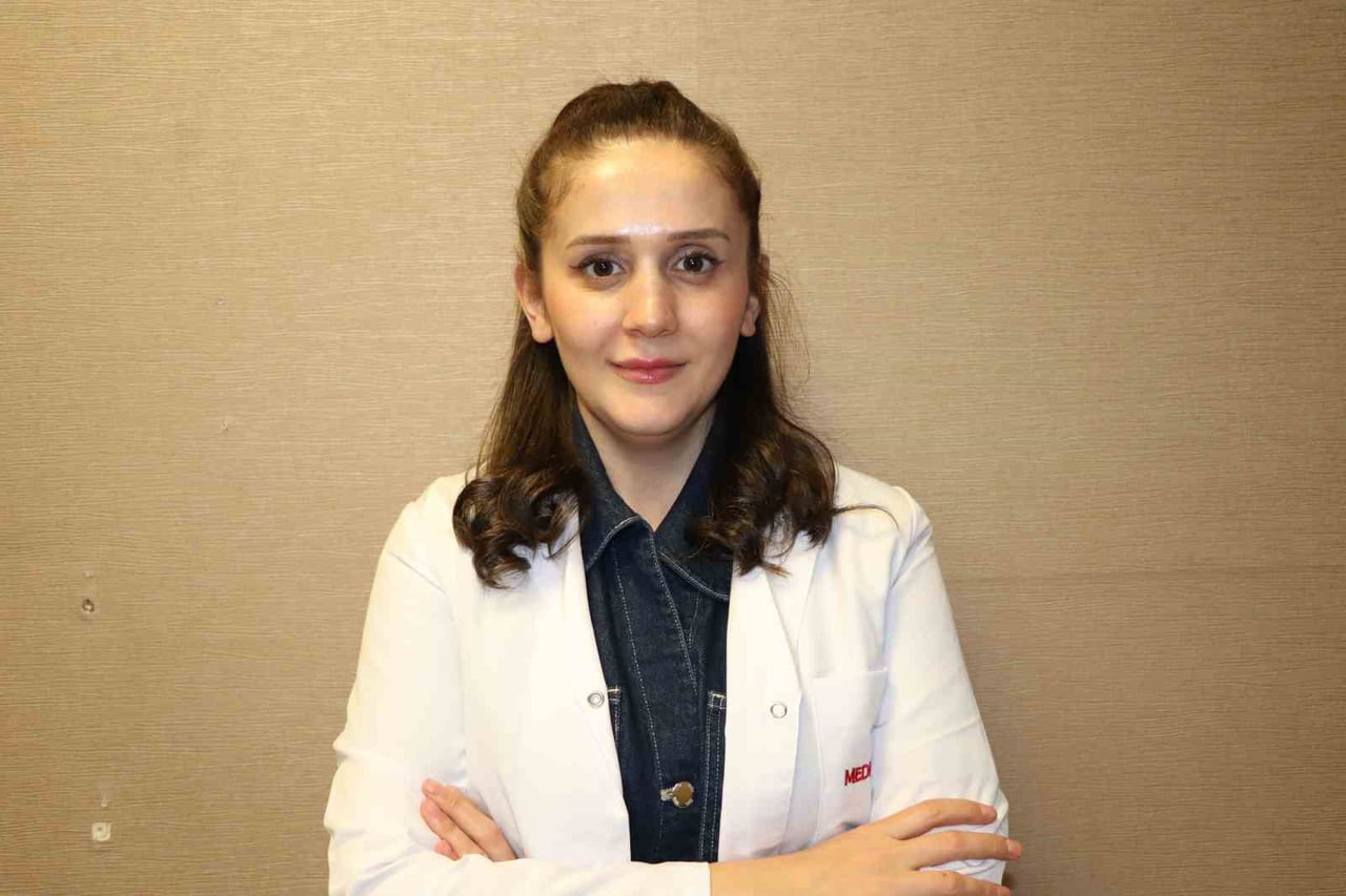 BİLİNÇSİZ TAKVİYE KULLANIMININ VE YANLIŞ ALIŞKANLIKLARIN BAĞIŞIKLIK SİSTEMİNE ZARAR VEREBİLECEĞİNE...