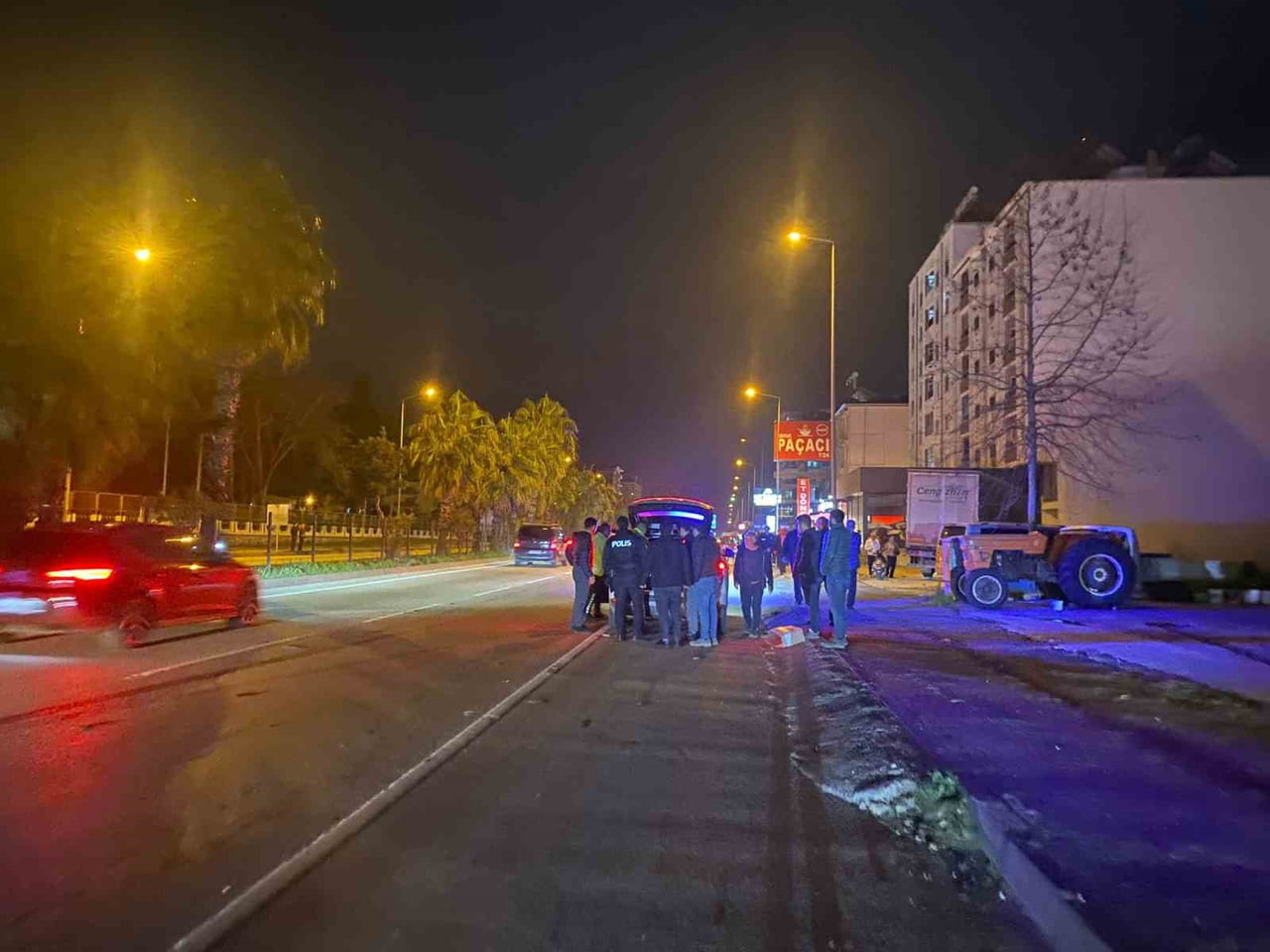 BİSİKLETİYLE YAYA GEÇİDİNDEN GEÇERKEN KAMYONETİN ÇARPTIĞI EMEKLİ POLİS MEMURU HAYATINI...