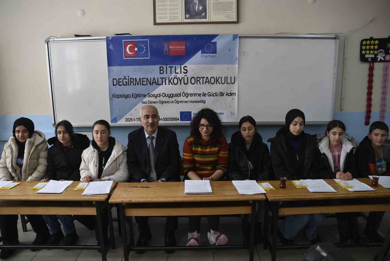 BİTLİS’TE BİR KÖY OKULUNDA EĞİTİM GÖREN ÖĞRENCİLER, ERASMUS+ PROJESİ KAPSAMINDA ÇEKYA’NIN BAŞKENTİ...