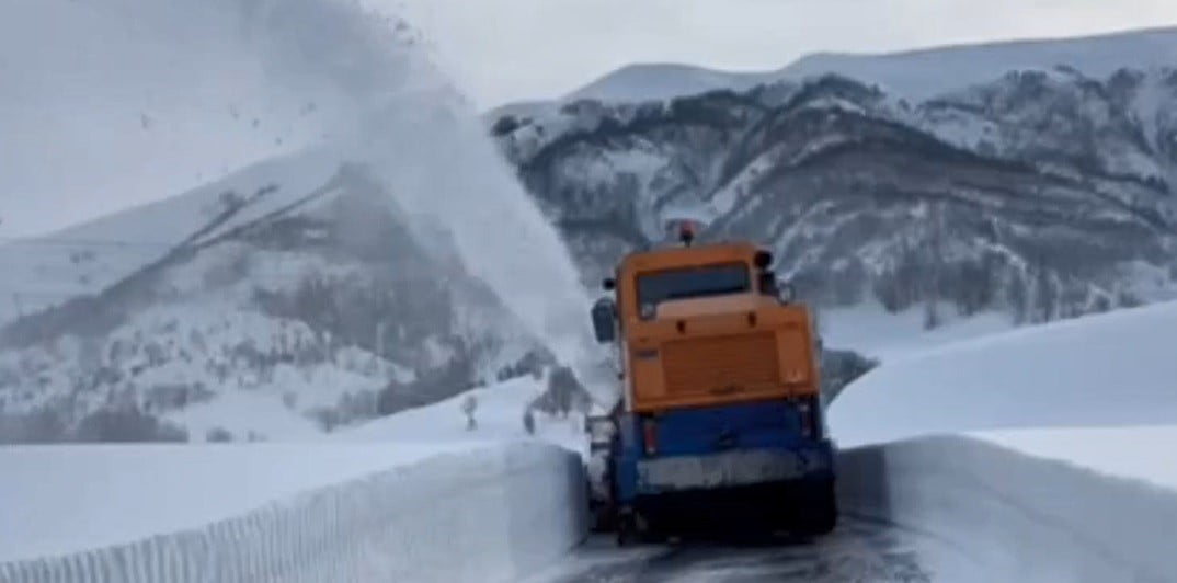 BİTLİS’TE ETKİSİNİ ARTIRAN YOĞUN KAR YAĞIŞINA RAĞMEN, KAMU HİZMETLERİNDE HERHANGİ BİR AKSAMA...