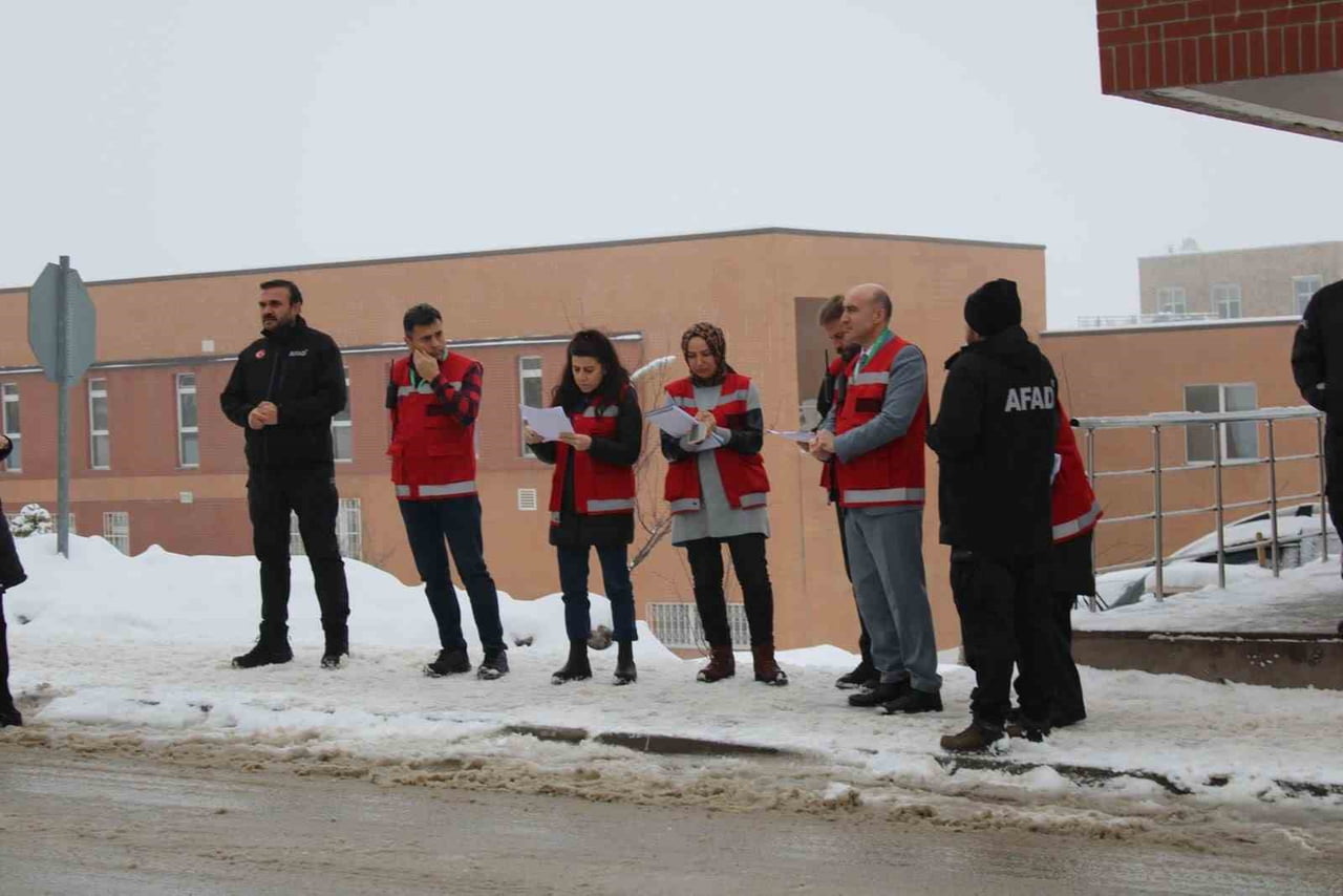 BOLU ABANT İZZET BAYSAL ÜNİVERSİTESİ DİŞ HEKİMLİĞİ FAKÜLTESİ'NDE, MUHTEMEL YANGIN DURUMLARINA...