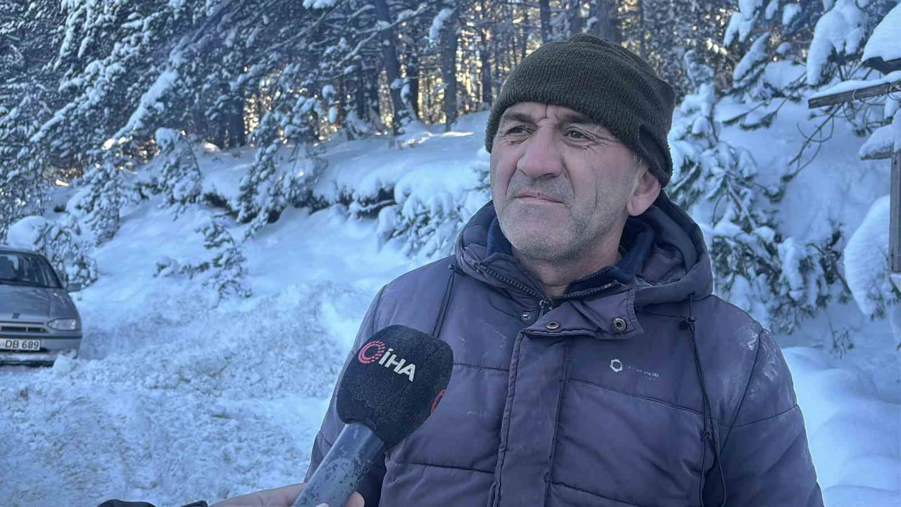 BOLU’DA FABRİKA İŞÇİSİ SALİH DİNÇTÜRK, MESAİ BİTİMİNDE KARTALKAYA KAYAK MERKEZİ YOLUNA GELEREK...